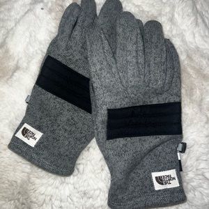 The North Face grey knit and lightly insulated gloves, size medium, brand new